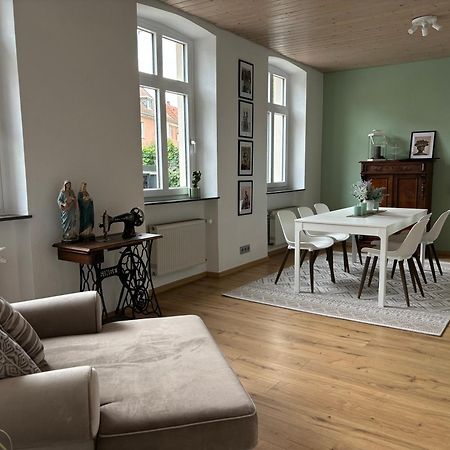Ferienwohnung Am Ostpark ลันเดาอินแดร์ฟัลซ์ ภายนอก รูปภาพ